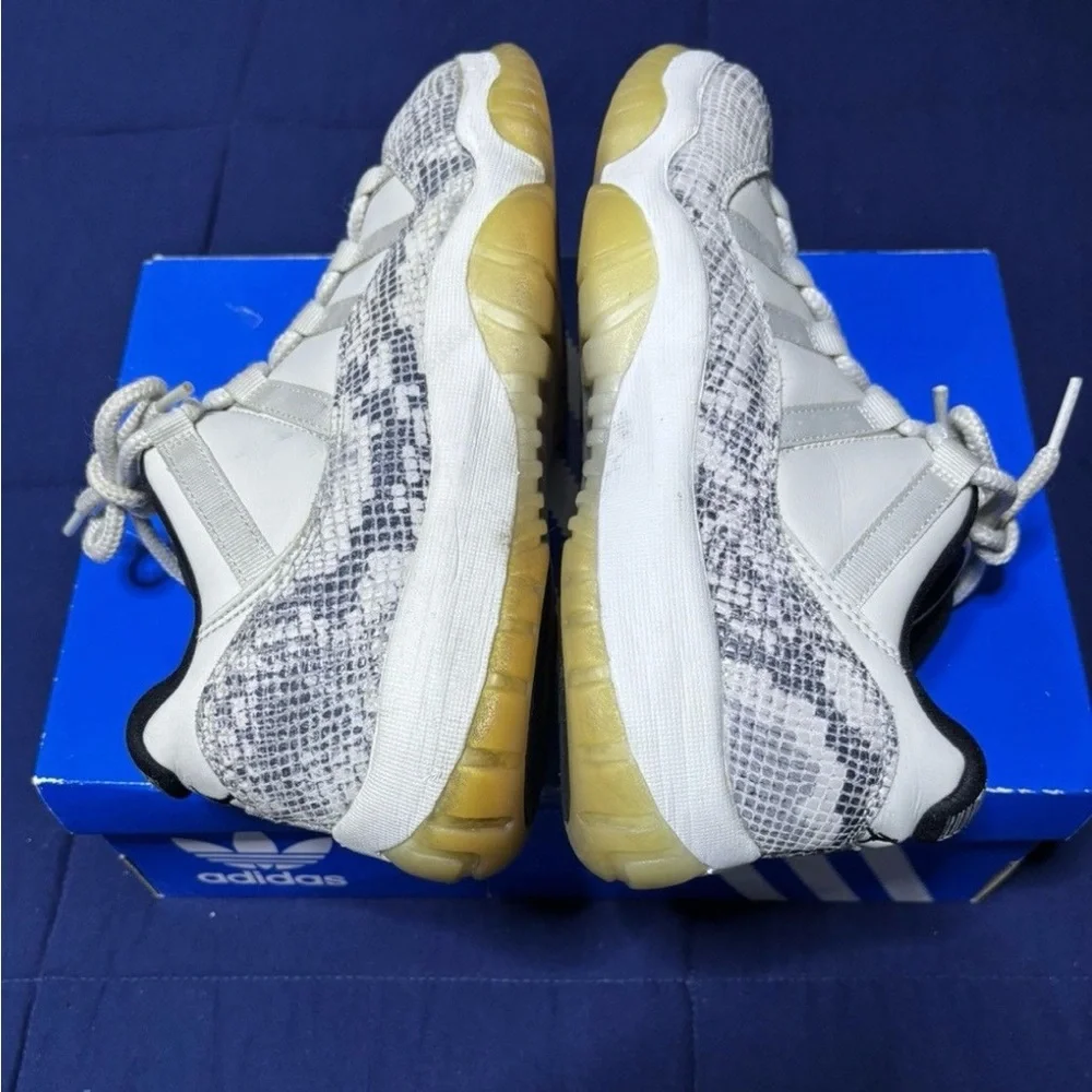 Jordan 11 Retro Low Light Bone Snakeskin 2019 Size 9